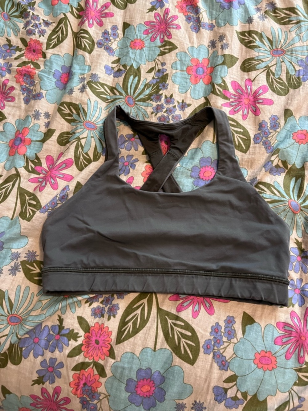 Lululemon Women’s‎ gray Crisscross Back Sports Bra women’s size 8
